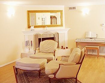 2nd image of 2130 Plaza Del Amo Unit 147