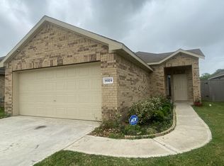8919 Estes Lakes Dr, Baytown, TX 77521