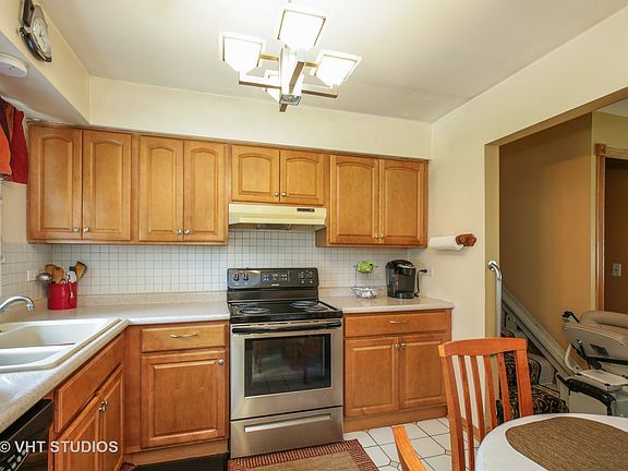 5th image of 625 Renee Dr