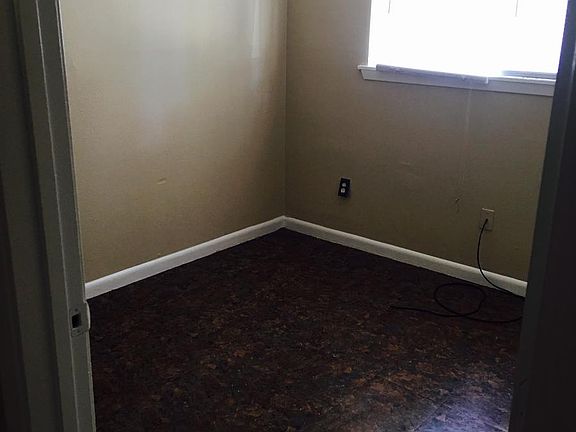 5th image of 1300 Becky St