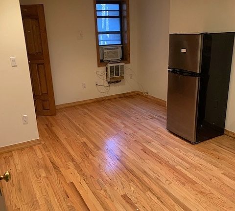 3rd image of 126 E 7th St #3BQ