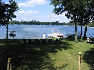 W376S5199 E Pretty Lake Rd, Dousman, WI 53118