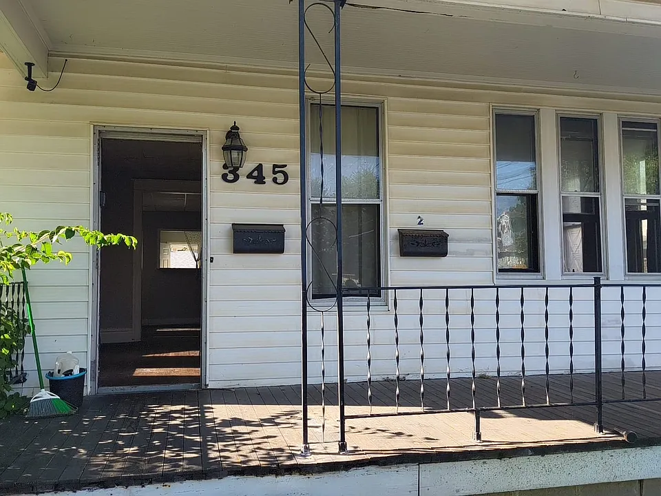 345 Kinnaird Ave #1