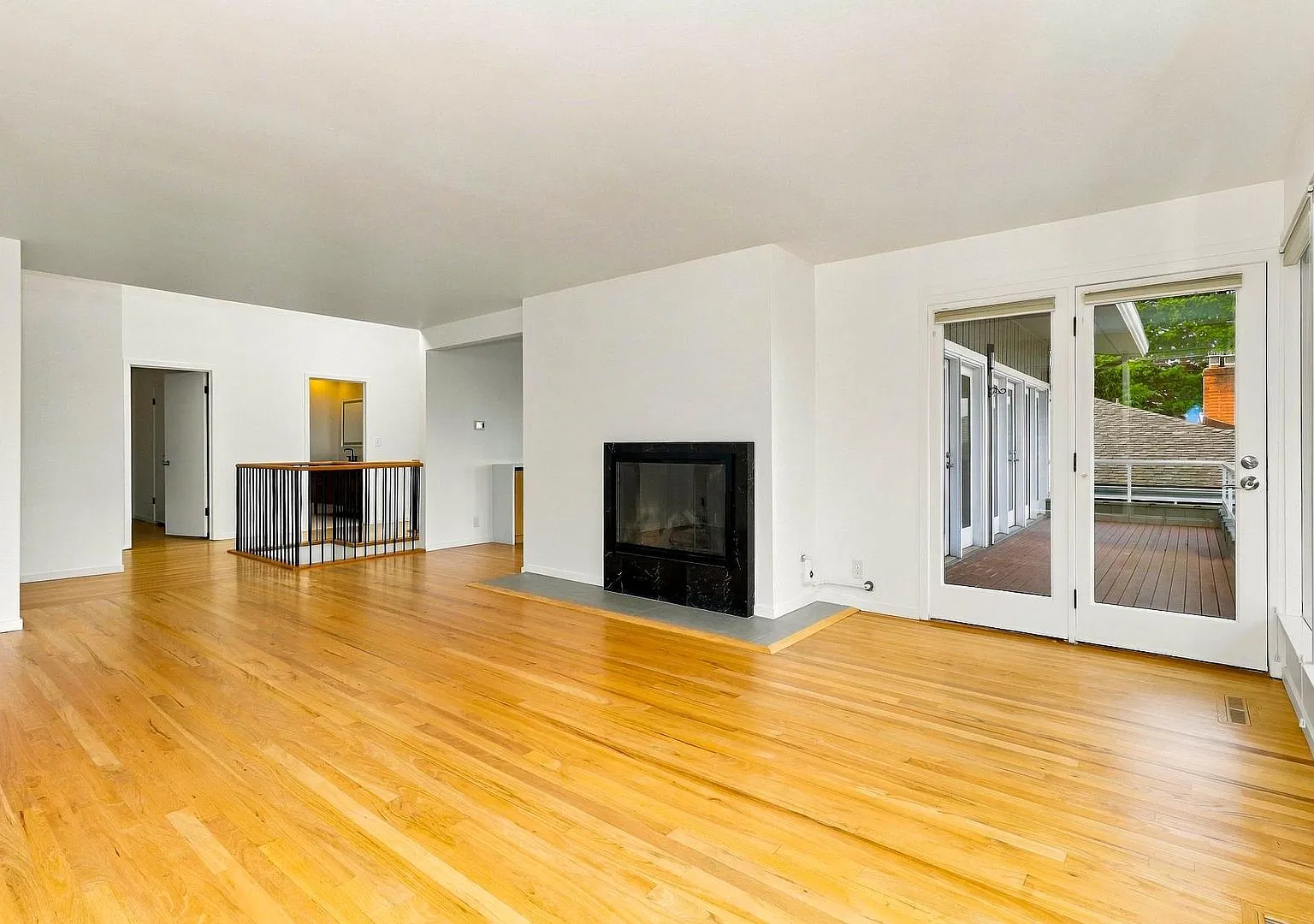 Sophisticated Four Bedroom Home with Vaulted Ceilings — Photo 4