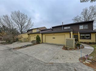 1008 Hampton Ridge Dr, Akron, OH 44313