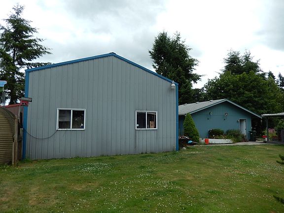 3rd image of 2620 Angus Dr SE