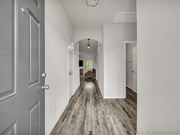 4th image of 15004 S 274th East Ave