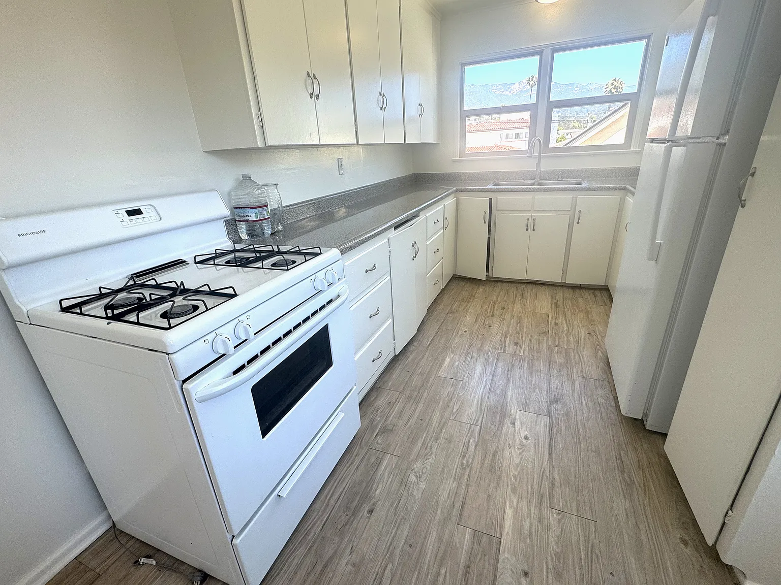 2 bed, $3,275 — Photo 3