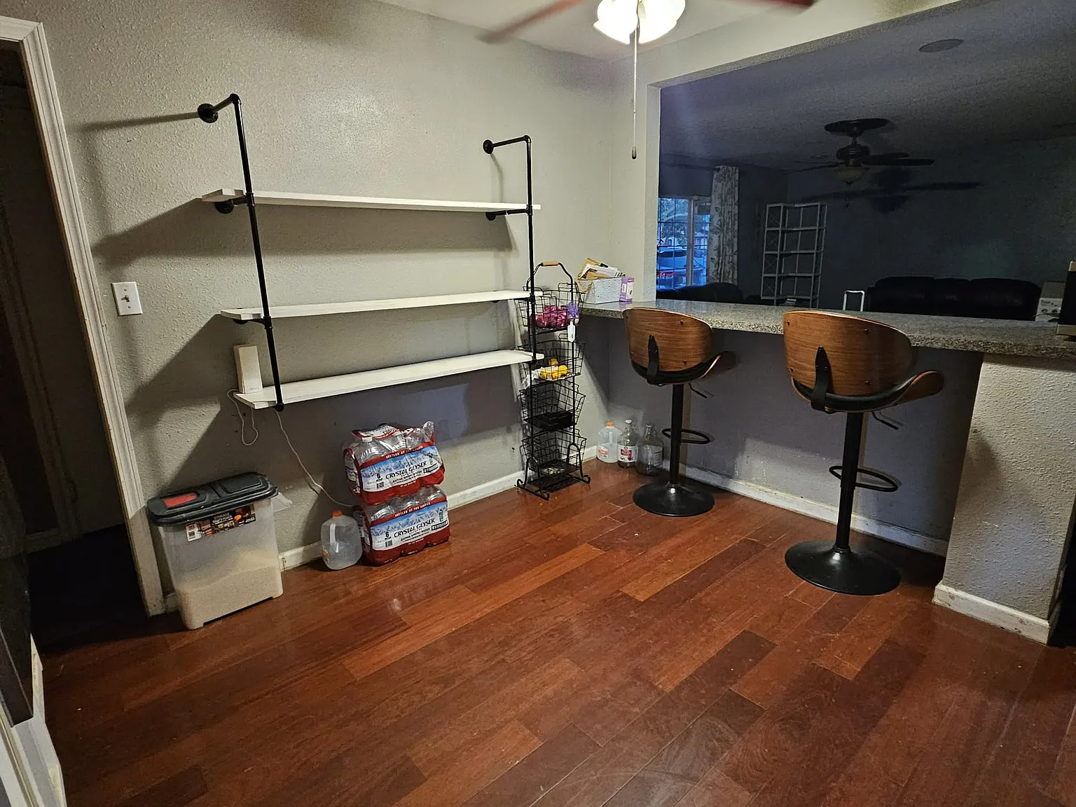 4 bed, 2.5 bath, 2000 sqft, $2,800 — Photo 4