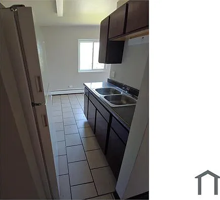 701 Court Of Spruce #4 — Photo 4