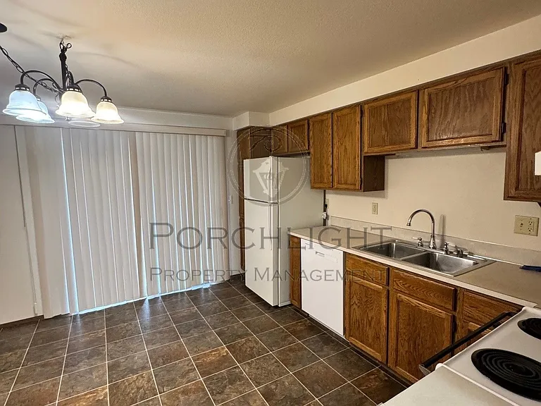 La Villa Apartments — Photo 34