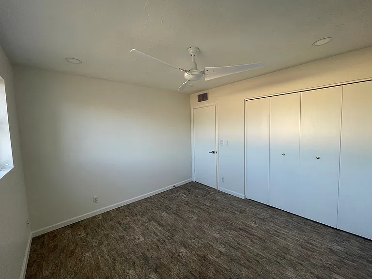 608 N 74th Pl — Photo 11