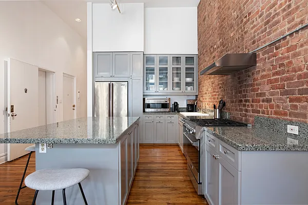 Rented by Douglas Elliman | media 14