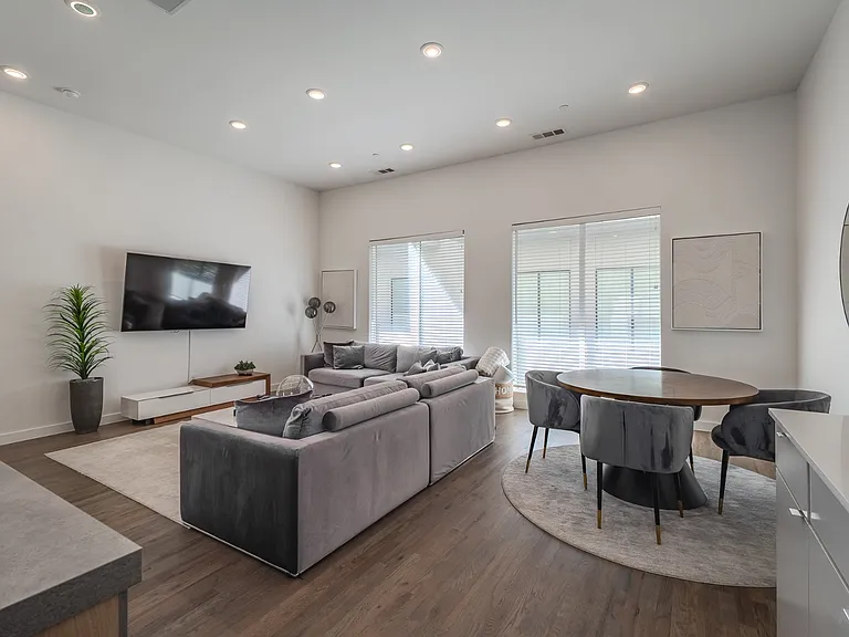 5002 San Jacinto St #106 — Photo 9