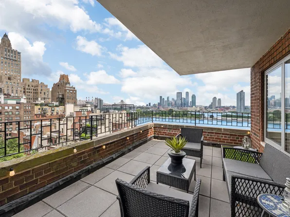 12 Beekman Place image 5 of 13