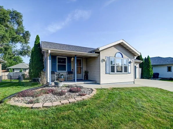 928 Acker Pkwy, Deforest, WI 53532