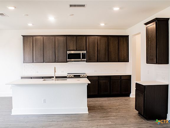 2nd image of 208 Langhorne Bnd