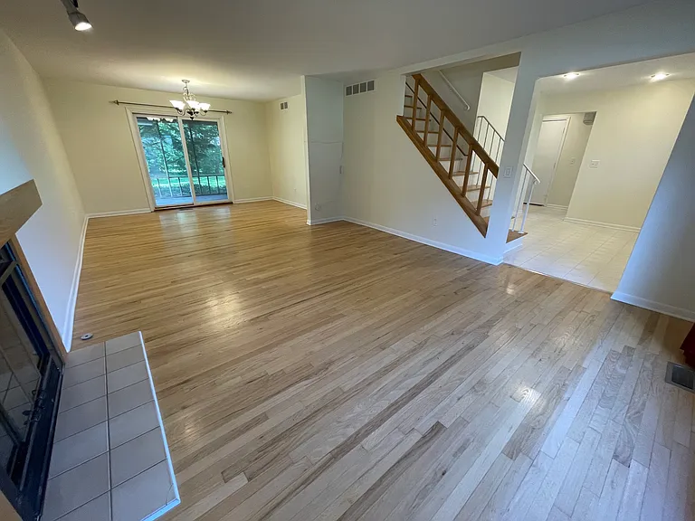 2366 Eaton Gate Rd — Photo 12
