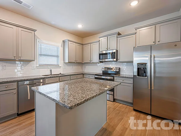 210 Margrave Dr — Photo 6
