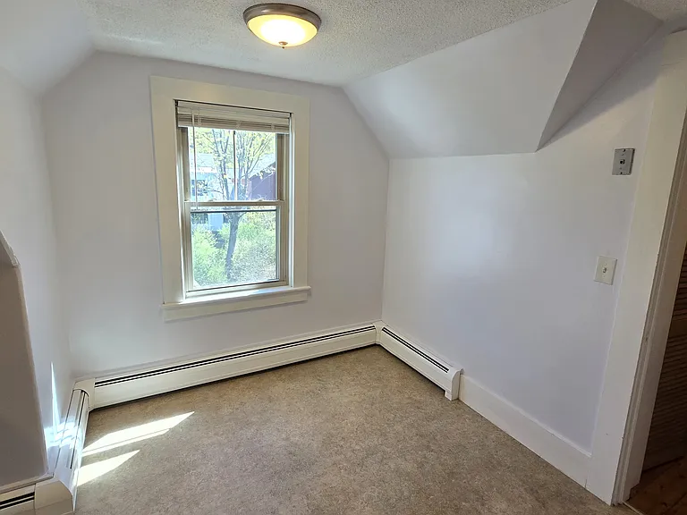 257 Roxbury St #3 — Photo 5