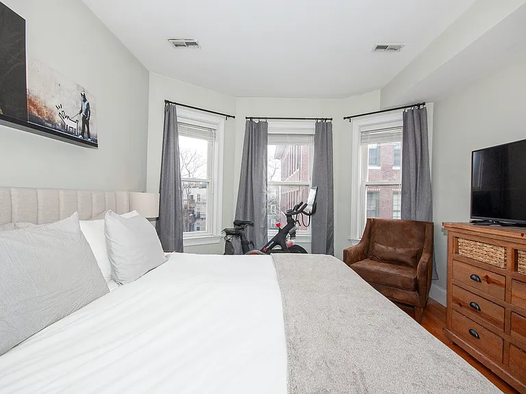 2 Burnham Pl #2 — Photo 15