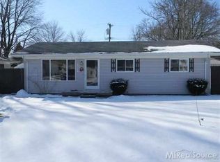 1021 Howard St, Algonac, MI
