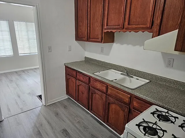 1341 Termino Ave #1341A — Photo 3