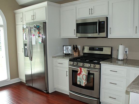 3rd image of 2394 Lazy Oak Dr