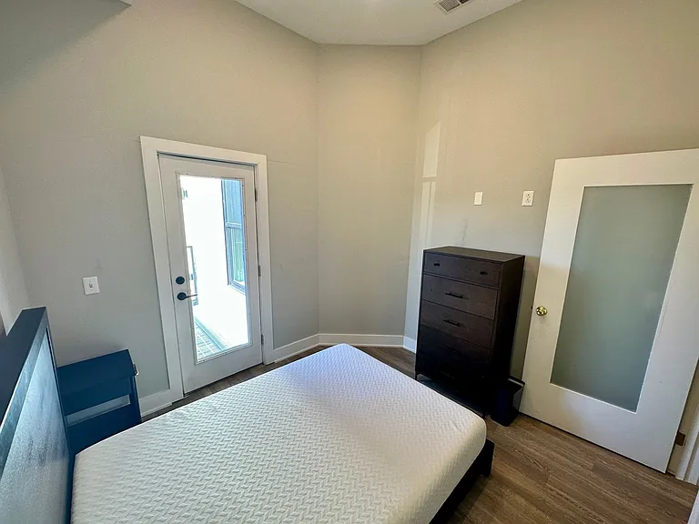 1310 N Broad St — Photo 12