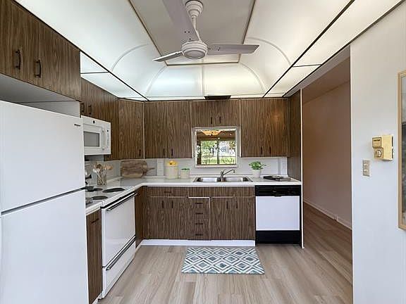 4th image of 2405 Antigua Circle #A1