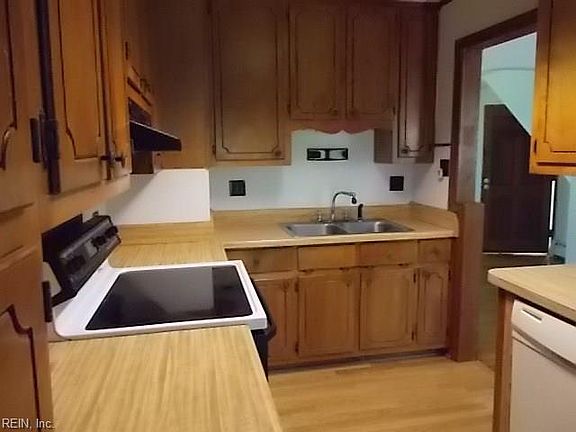 4th image of 8007 Galveston Blvd