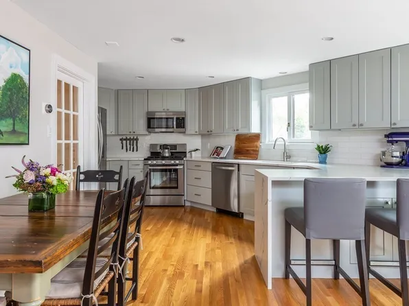 266 Pearl St APT G, Cambridge, MA 02139