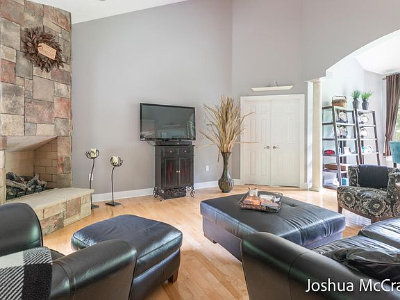 5th image of 6756 W Grand River Ave