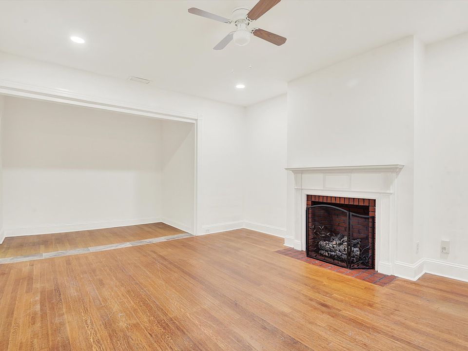 1st image of 125 W Main St #1