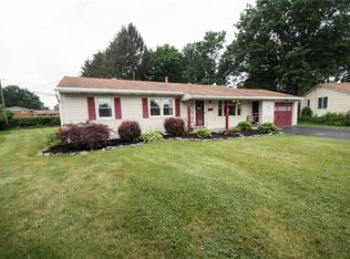 94 Medallion Cir, Rochester, NY 14626