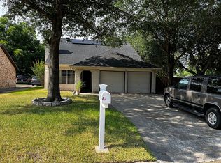 15318 Falcon Ridge Dr, Humble, TX 77396