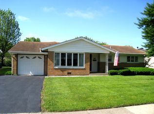 235 Pleasant Dr, Elk Grove Village, IL 60007