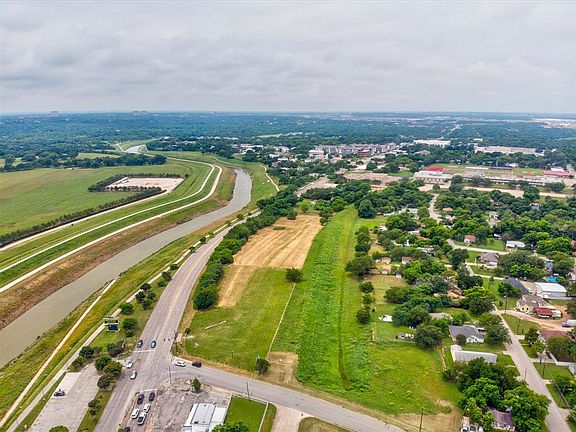 3rd image of 4570 White Settlement Rd