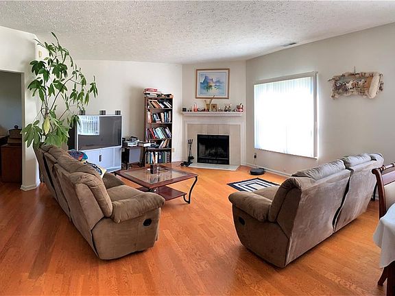 3rd image of 6475 McKee Dr