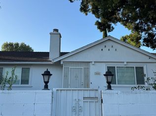 19540 Victory Blvd, Tarzana, CA 91335