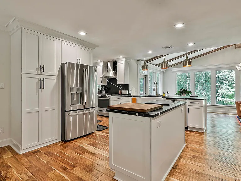 410 Thornton Lane — Photo 12