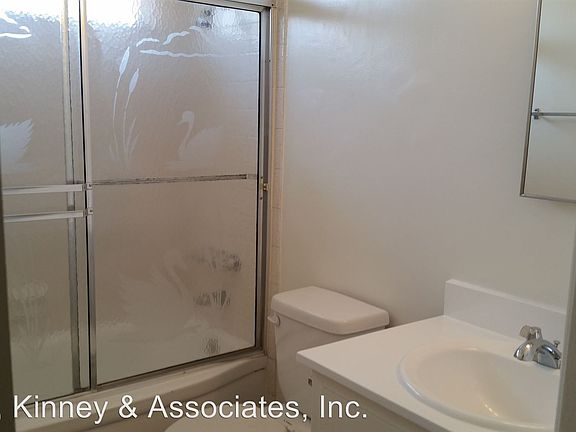 4th image of 2501 E 4th St APT 8