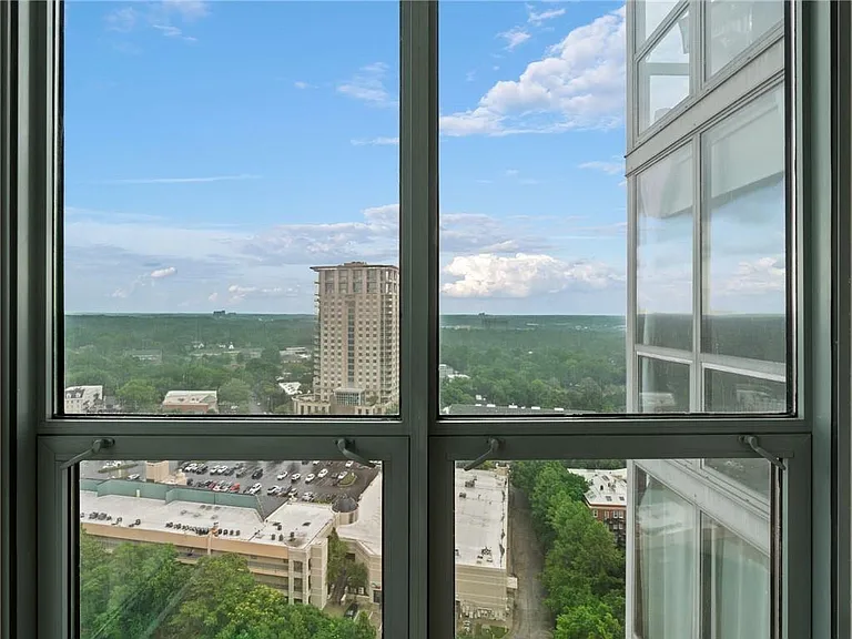 2870 Pharr Court South NW #NW-2602-2602 — Photo 37
