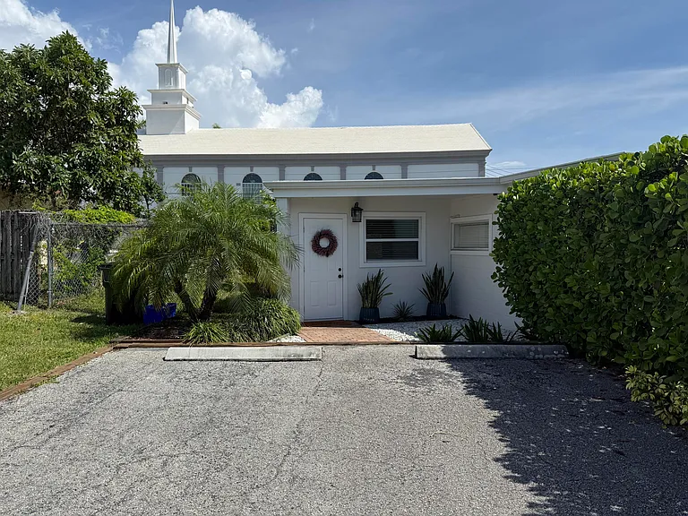 203 Seacrest Ln #A — Photo 17