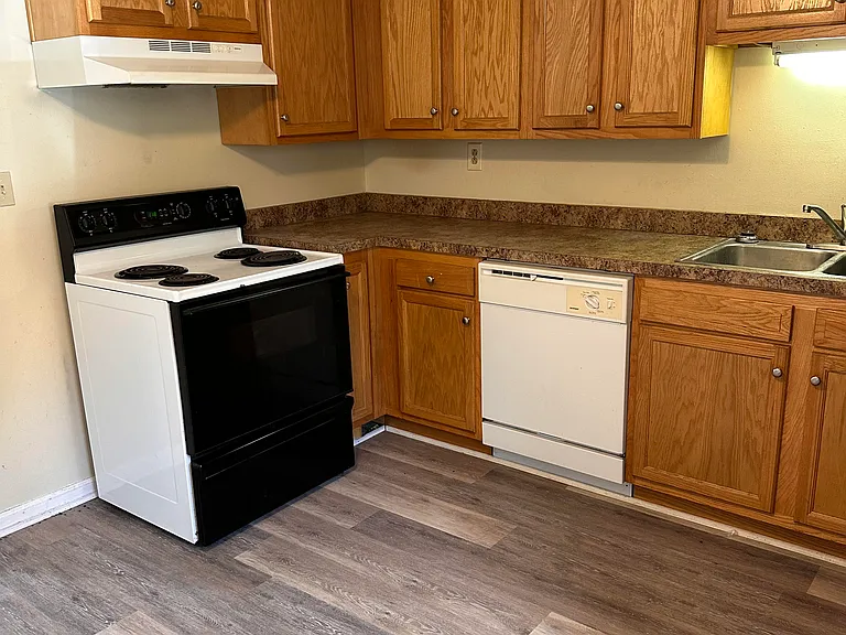 741 Ridgeview Dr — Photo 5