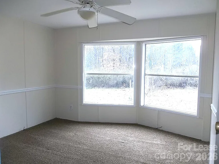 146 Thornwood Ln — Photo 2