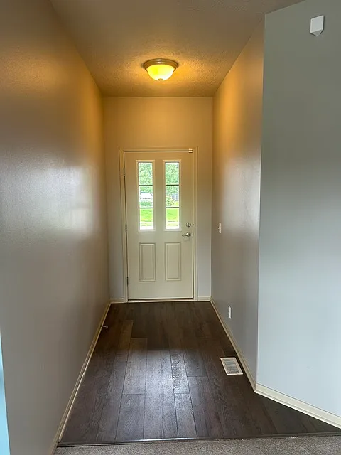 3 bed, 1449 sqft, $2,600 — Photo 2