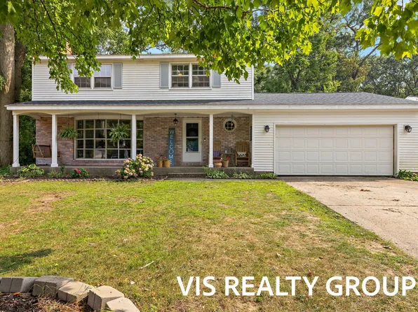 1689 Bonneville Dr, Norton Shores, MI 49441