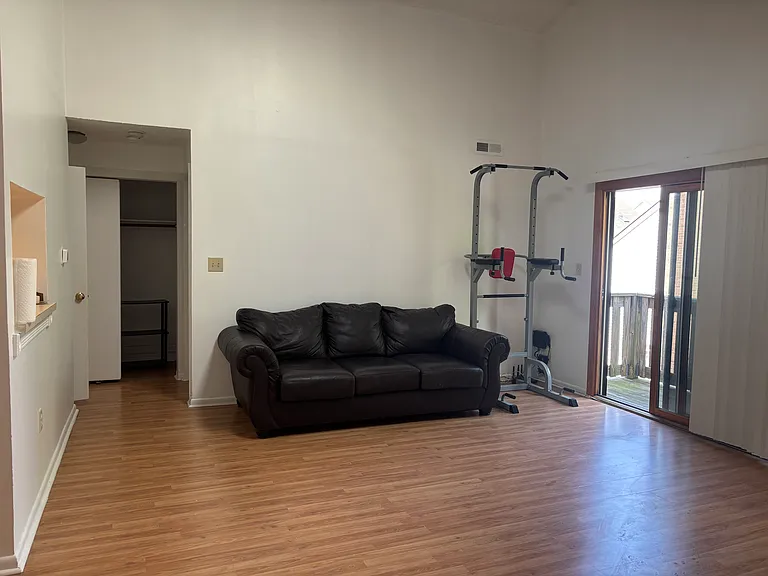 1221 Ravens Crest Dr — Photo 3