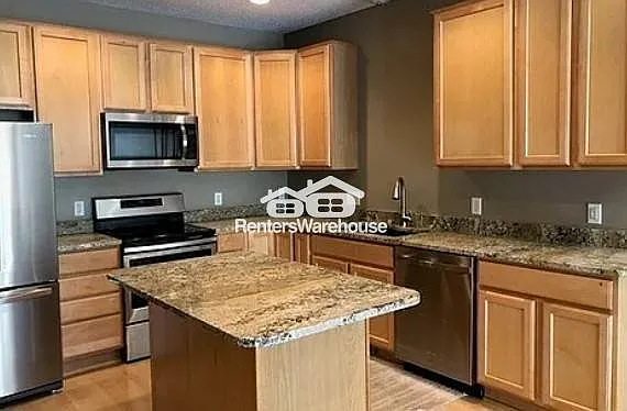 4820 Underwood Ln N #E — Photo 2